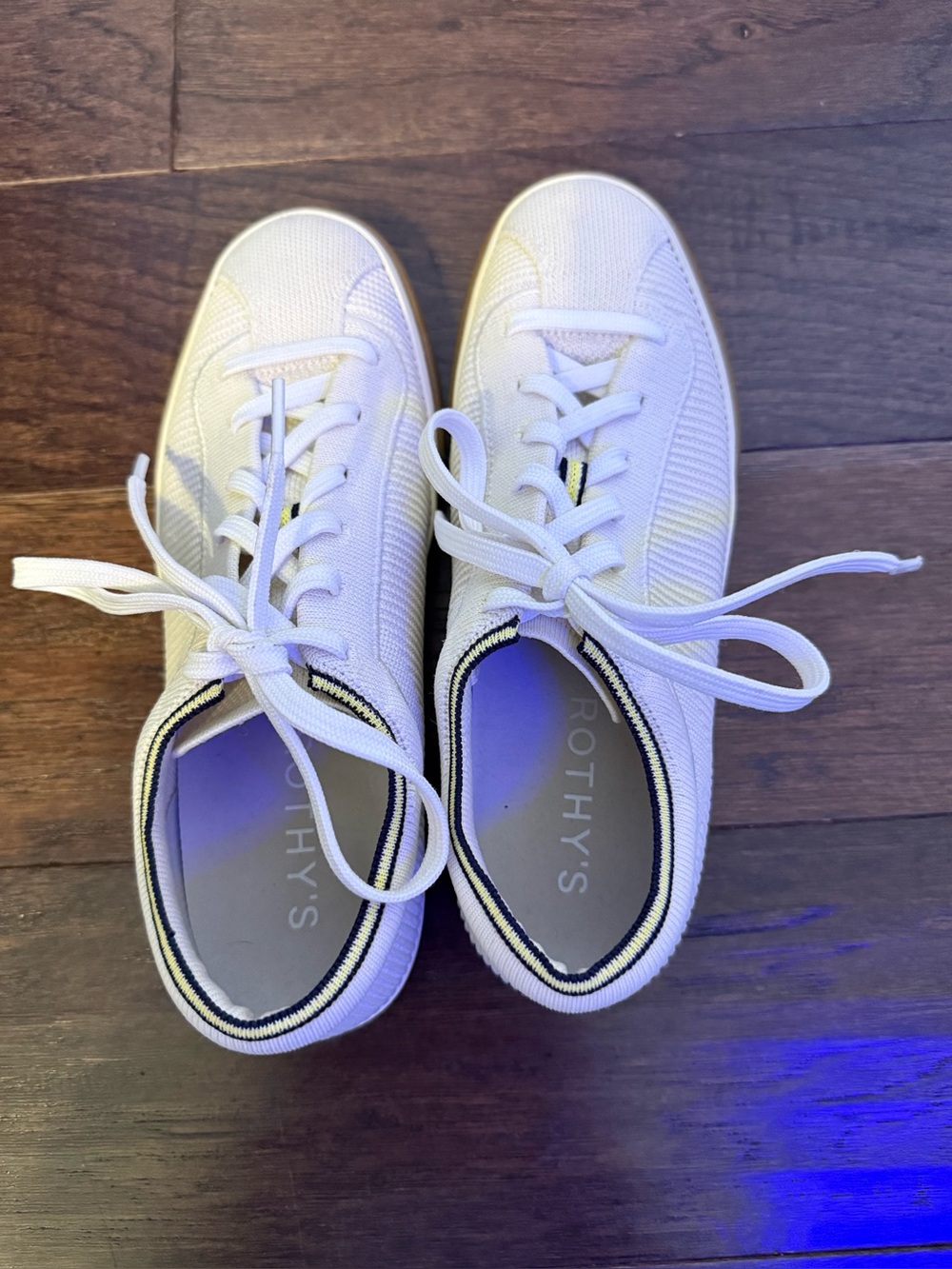 Rothy’s Women’s Lace Up Sneakers Size 8 Ivory Cream Gum Sole Knit